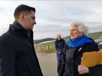 Maarten%20Vossen%20and%20Anna%20Hess%20at%20the%20James%20E.%20Wickline%20memorial%20unveiling